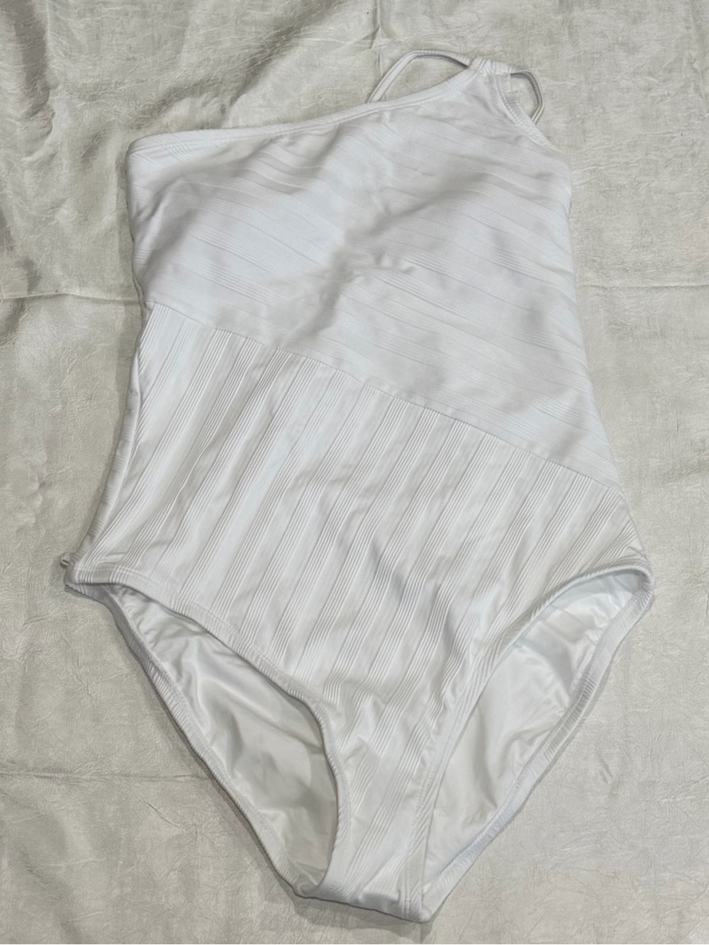 La Blanca White Textured One Piece Swimsuit Lace Up Back Size 8 Resort Swimwear